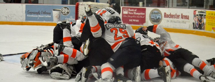 2013-14 Bantams celebrating victory